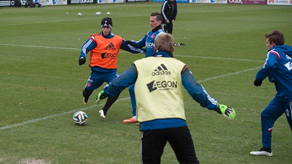 于赞助足球 于赞助足球