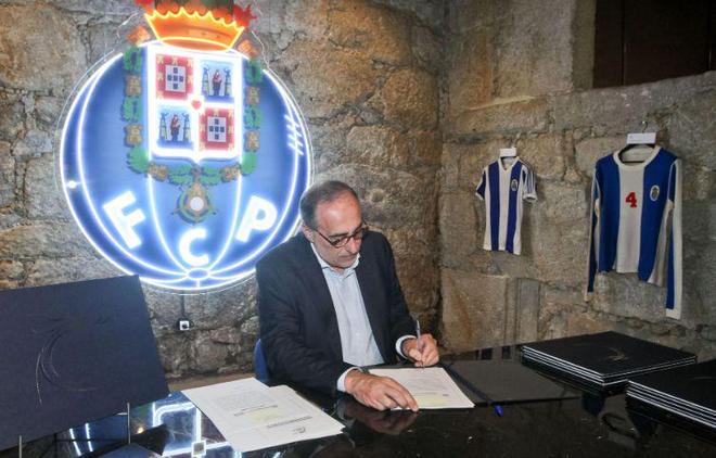 替补席球员 替补席球员