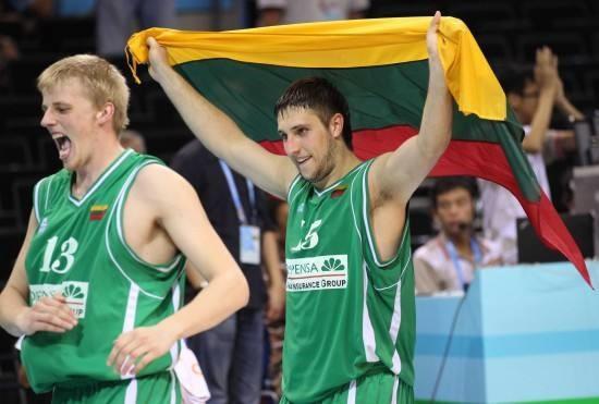 赛场上交锋 赛场上交锋